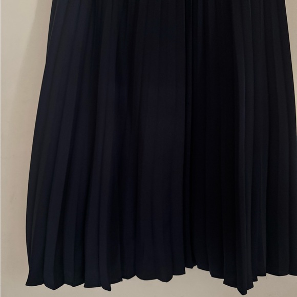 J. Crew Size 4 Classic Navy Pleated Navy Skirt - Picture 2 of 7